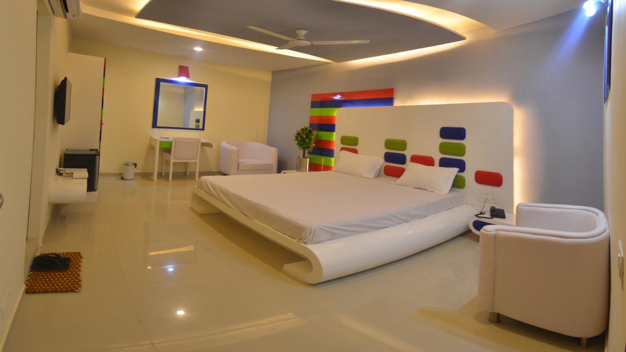 Hotel Barcelona Exotica Ahmadábád Kültér fotó